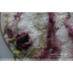 Tableau en feutre, soie et dentelle rose, blanc vert "Rêverie jardin de Provence"
