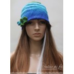 Chapeau femme vert, bleu et turquoise en feutre artisanal et soie "Ile Espérance..."