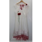 Robe femme blanc, rouge, rose et vert en coton et feutre artisanal "Un après-midi à la campagne.."