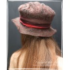 Chapeau femme brun, rouille et rouge, feutre artisanal,  soie "La fiancée du Chapelier fou"