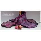 Col châle violet et rose en feutre artisanal et soie "Corolle veloutée"