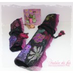 Etui à crochets à mauve, rose et noir en feutre artisanal et soie "Mini fourreau fleuri"