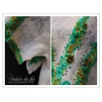 Top over-size blanc cassé et vert en laine maille, laine feutrée et soie « Lichen »