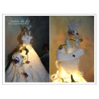 Lampe robe en feutre artisanal, blanc cassé, mauve, vert, turquoise « Mariage féerique »